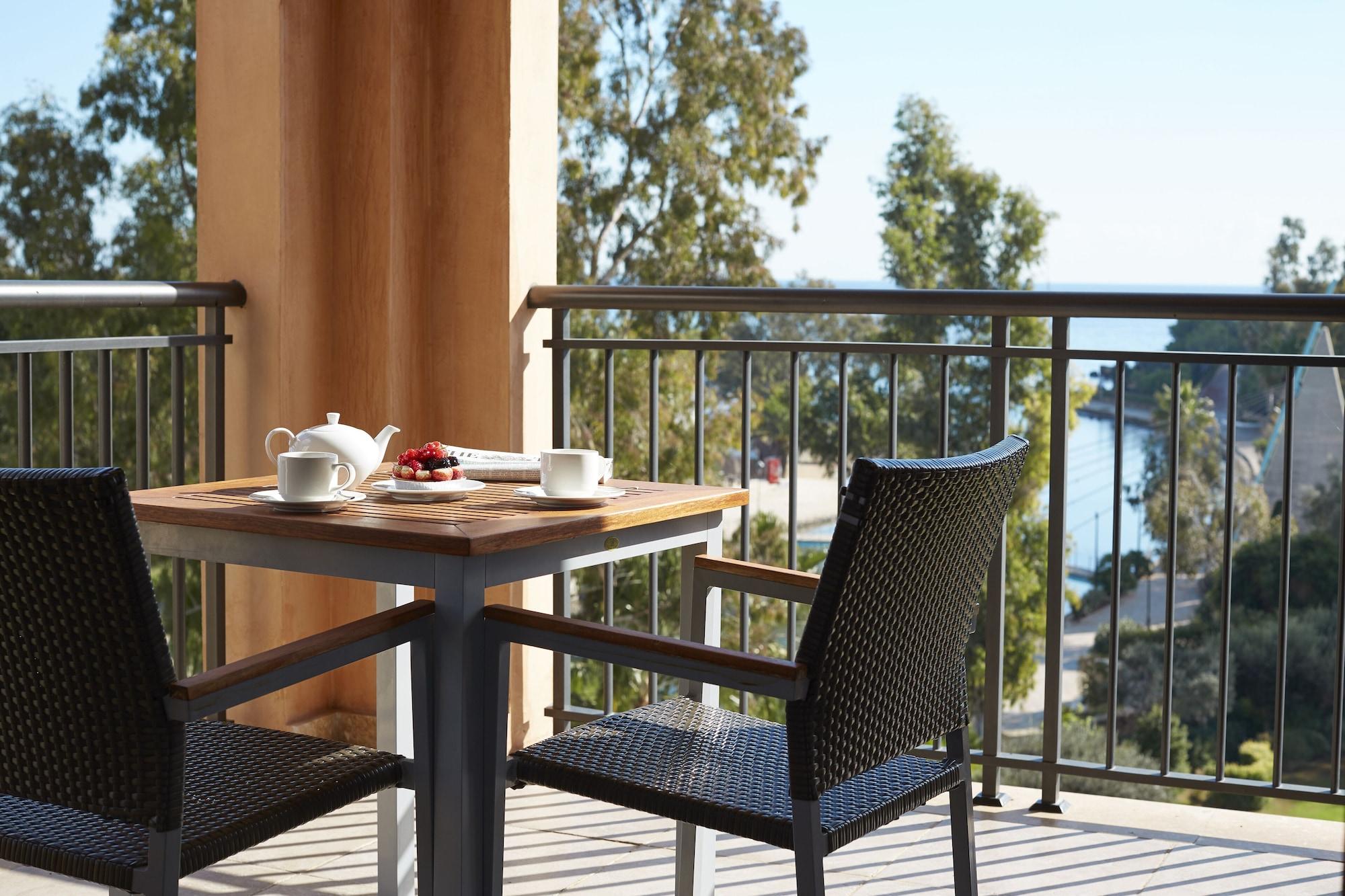 Insotel Fenicia Prestige Suites & Spa 산타 에우랄리아 데 리오 외부 사진
