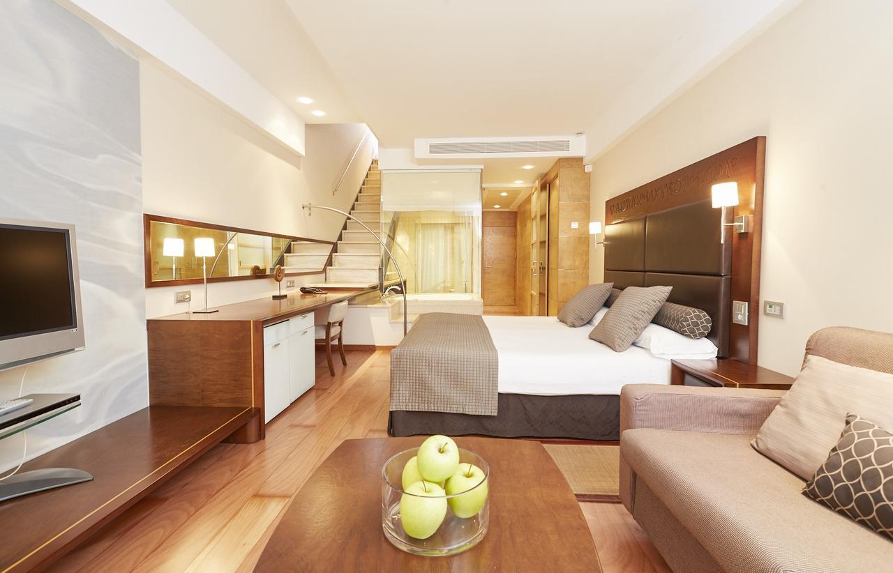 Insotel Fenicia Prestige Suites & Spa 산타 에우랄리아 데 리오 외부 사진